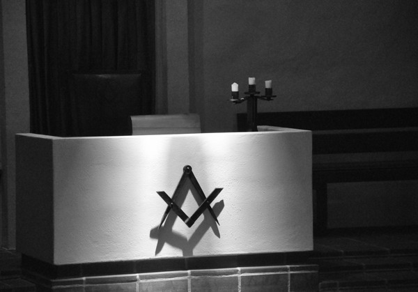 altar2.jpg